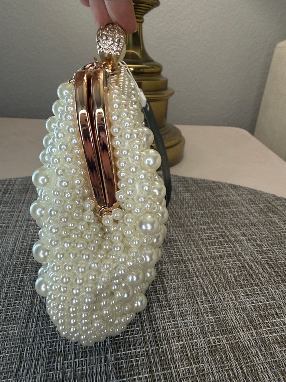 Pearl-Embellished Ivory Evening Clutch with Detachable Chain - Picture 5 of 6